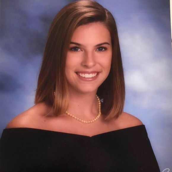 Meet your Posher, Claudia - Picture 1 of 1